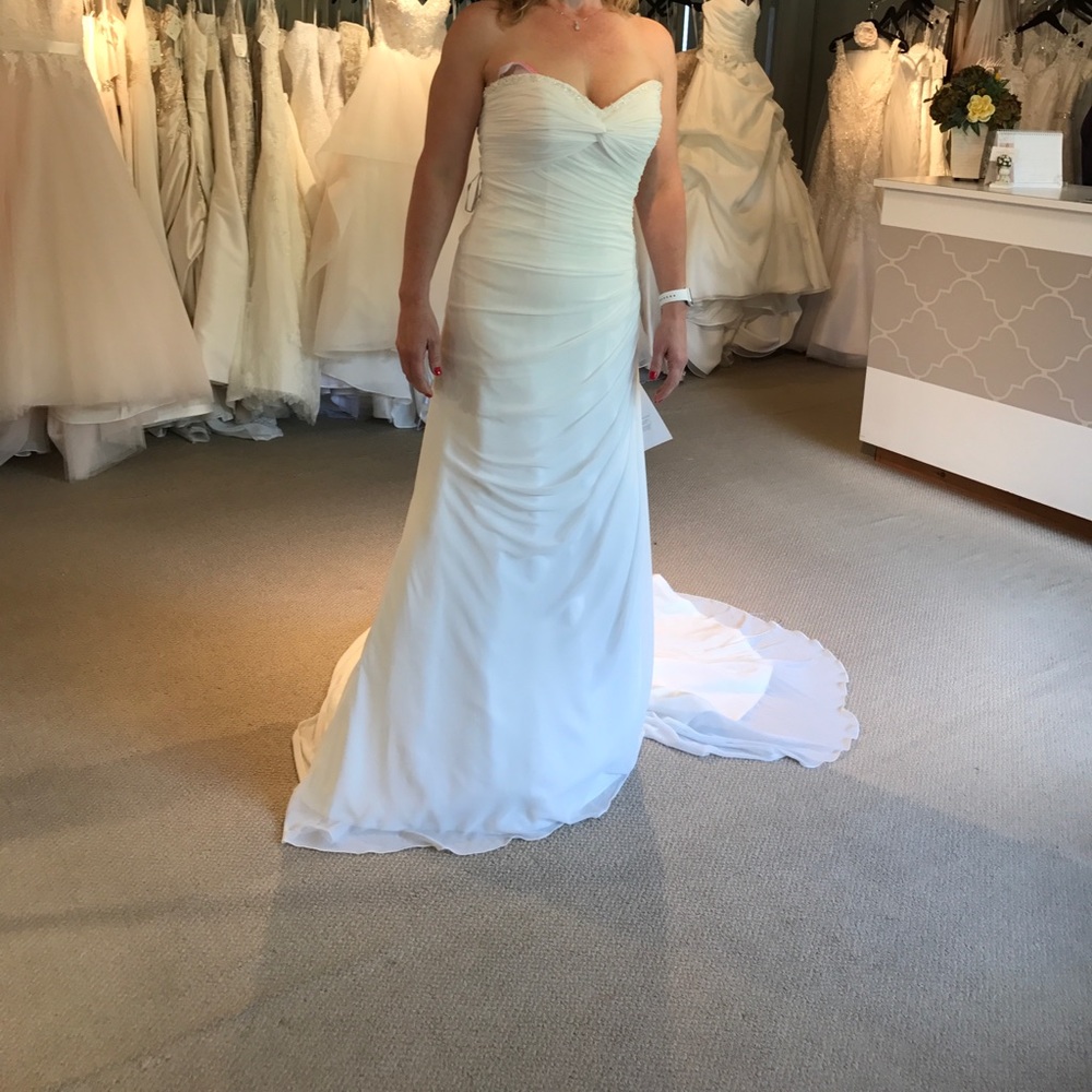 Ella chiffon wedding dress. Size 8 new